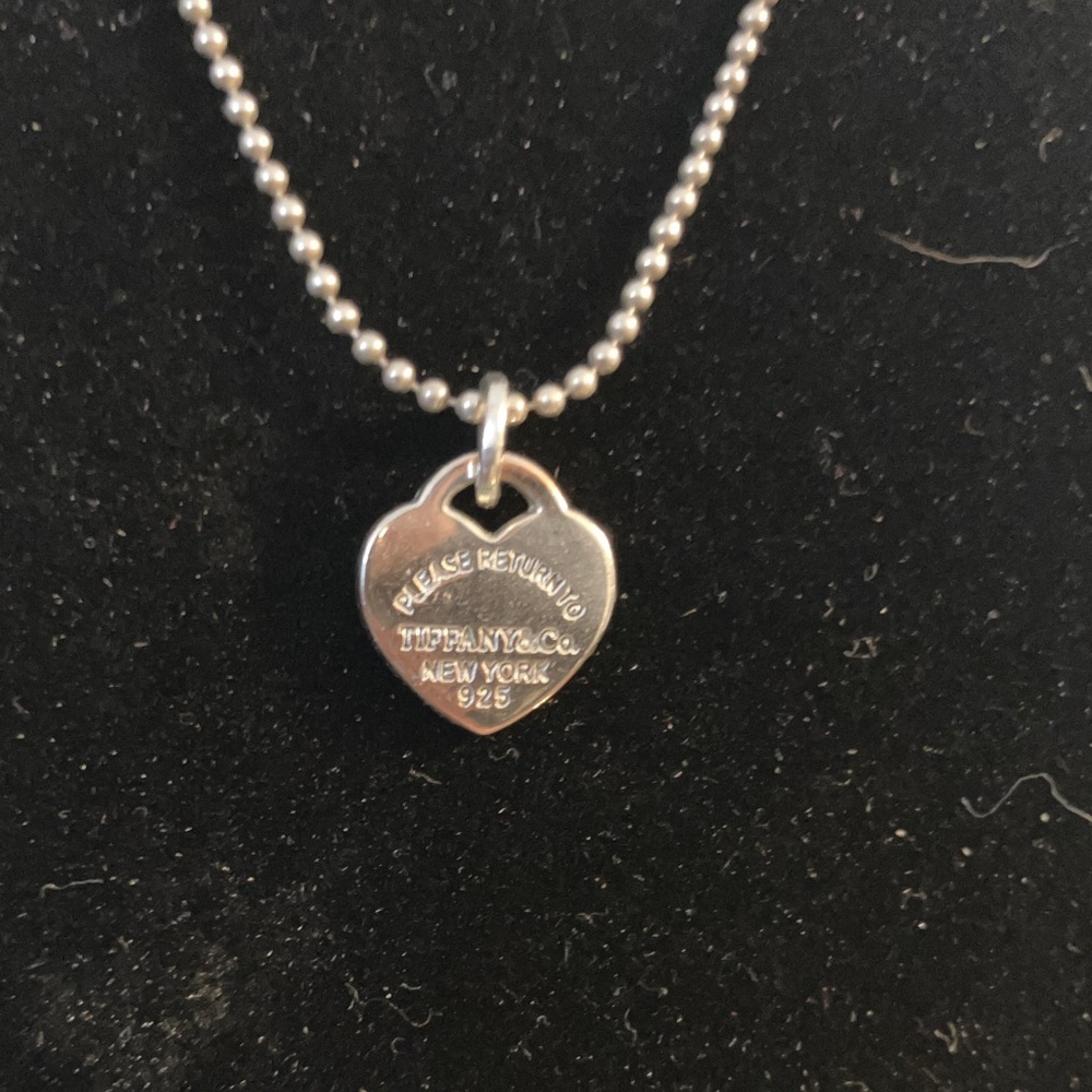 Tiffany & Co. Silver Heart Necklace PRICE FIRM - Picture 5 of 6